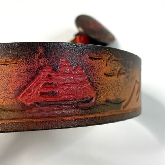 Levi’s Hand Tooled Hand Painted Leather Belt - Picture 7 of 12